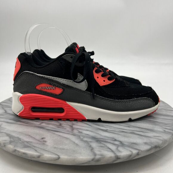 Nike Womens 8 Air Max 90 Essential 2013 Shoes Black Infrared Sneaker 537384-006 - Picture 2 of 14